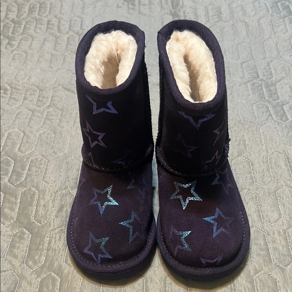 UGG Unisex-Child T Classic Ii Iridescent Stars Fashion Boot